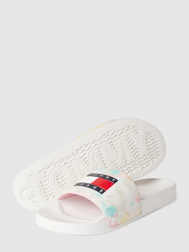 Bestpreis ✔️ Tommy ? Jeans Slides Im Batik-Look - Pastellgelb ? – Bild 4